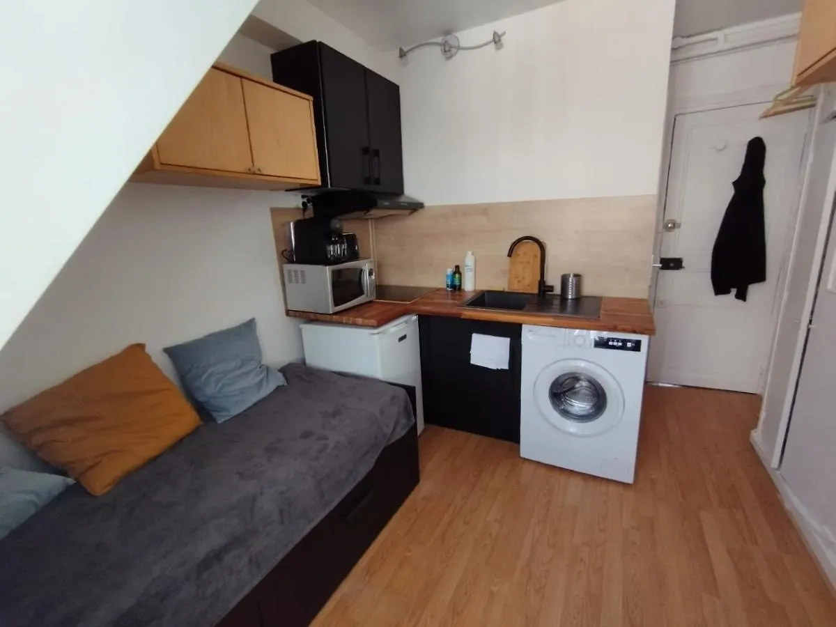 Cosy Studio Village Of Batignolles Paris