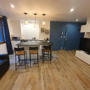 le-thiou-appartement-pour-4-personnes-proche-du-centre.hotels-rhonealpes.com/